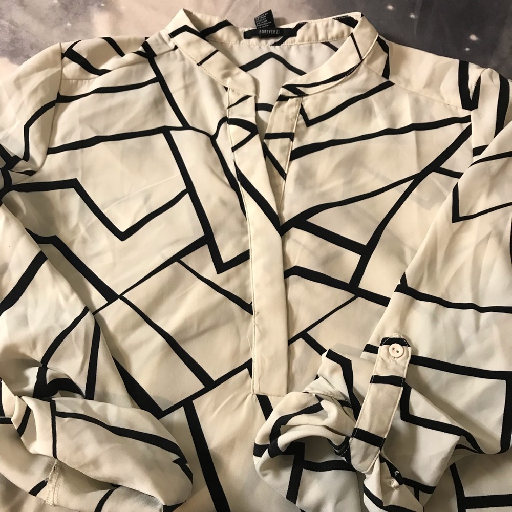 3/4 Sleeve white and black blouse